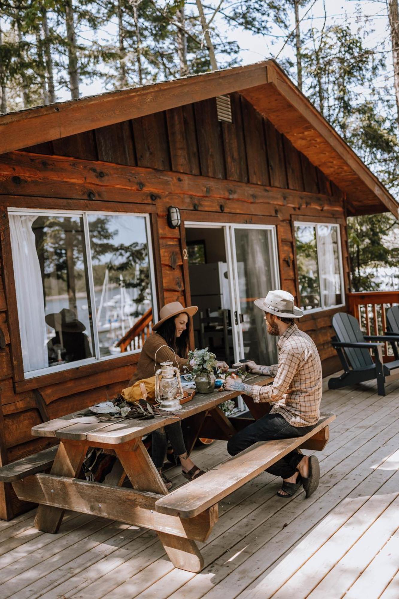 Page'S Resort & Marina Gabriola Exterior photo